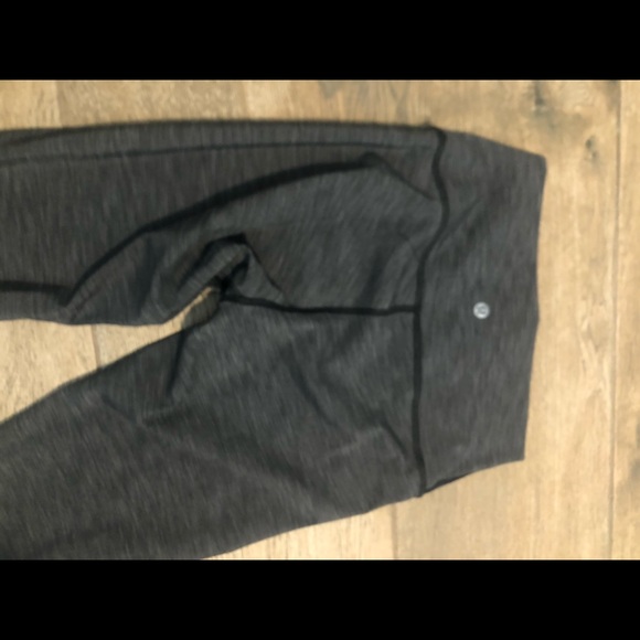 Lululemon Cropped Leggings - Picture 3 of 5